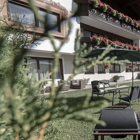 Garni Rustica Ξενοδοχείο Ζόλντεν Εξωτερικό φωτογραφία